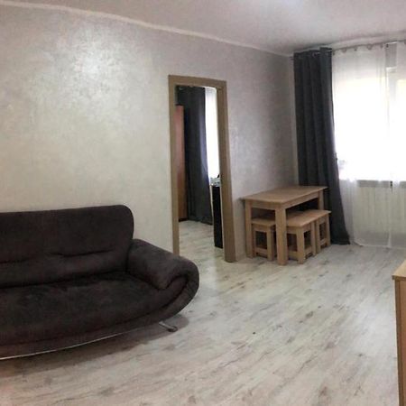 Dmi Apartment Яш Екстериор снимка