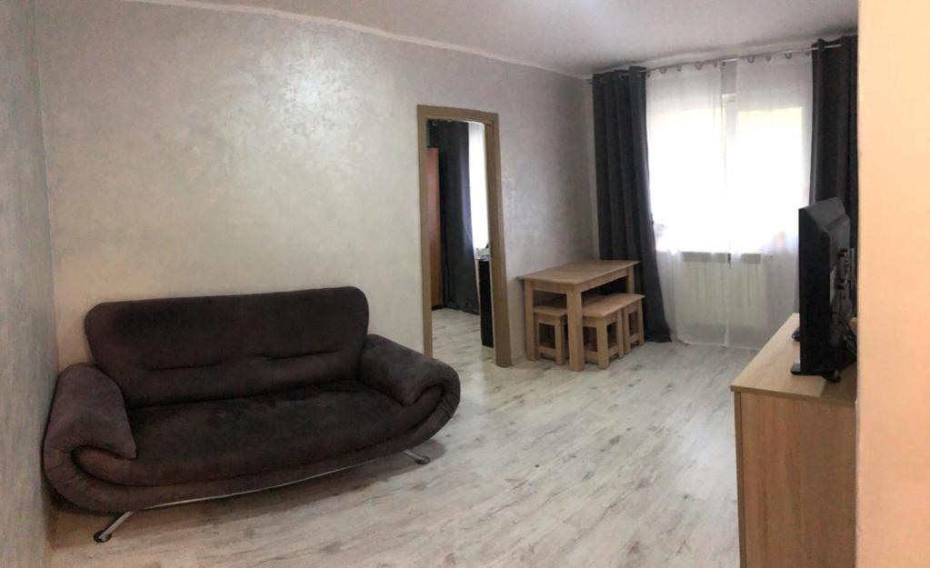 Dmi Apartment Яш Екстериор снимка