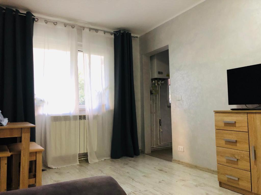 Dmi Apartment Яш Екстериор снимка
